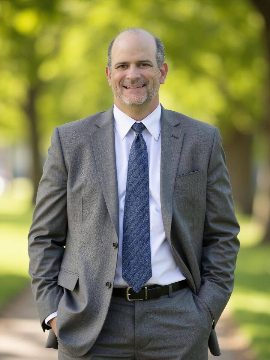 Kevin Lind headshot 3