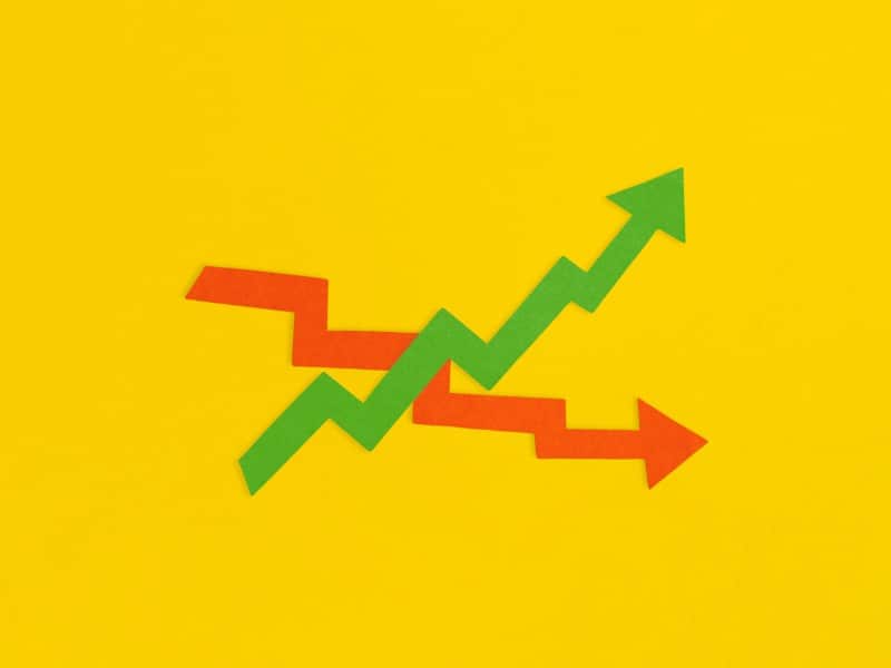 growth-and-declining-entries-concept