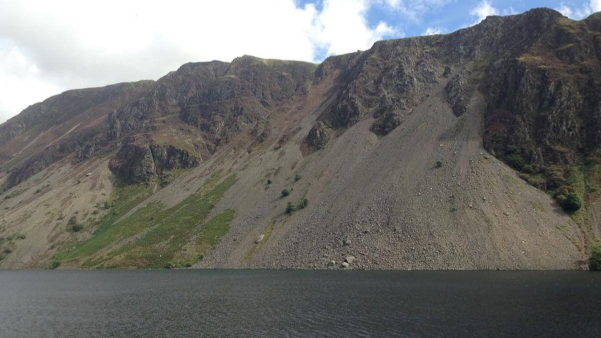 Screes Summer