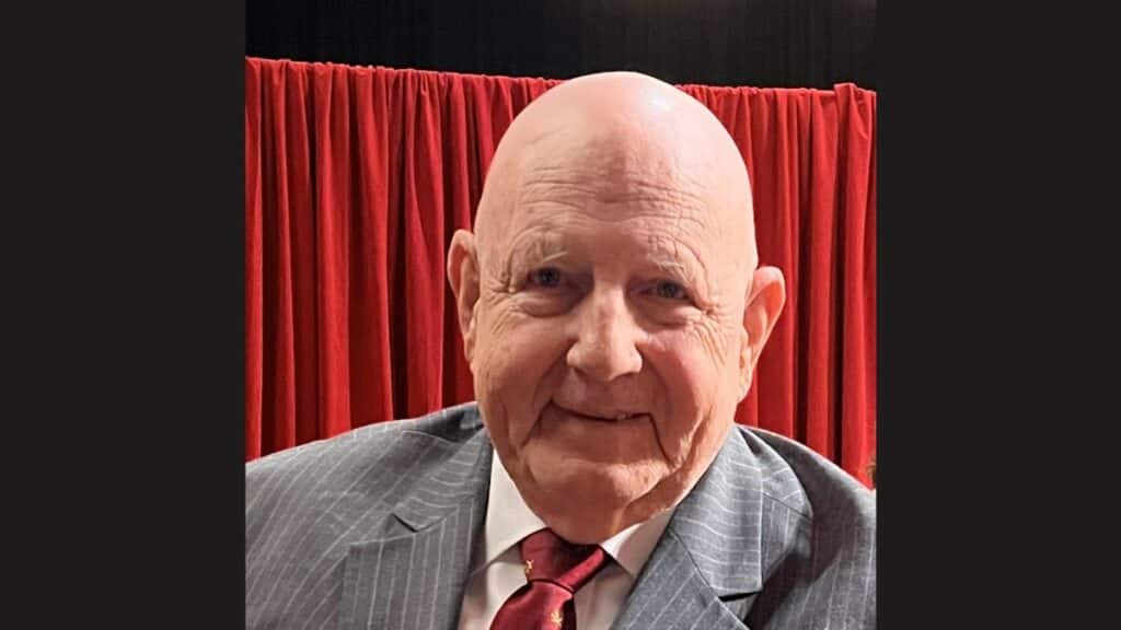 Richard Reynolds head photo